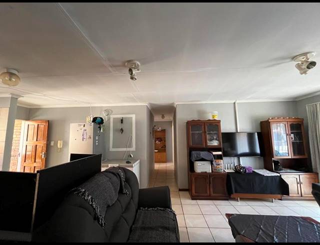3 BEDROOM PROPERTY TO RENT IN TERENURE